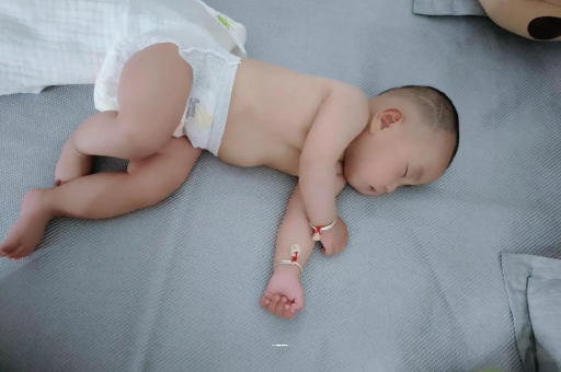 乐平宝宝老打喷嚏怎么办